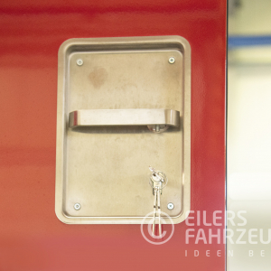 Hygieneeinheit_Detailfotos_Tür_Griffmulde